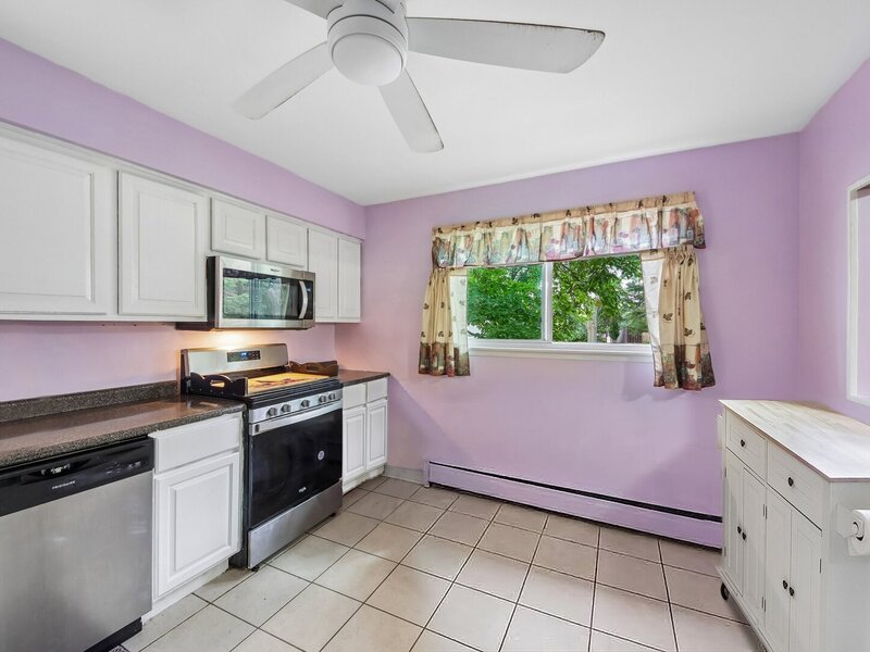 213 Edgemont Street Mundelein IL 60060