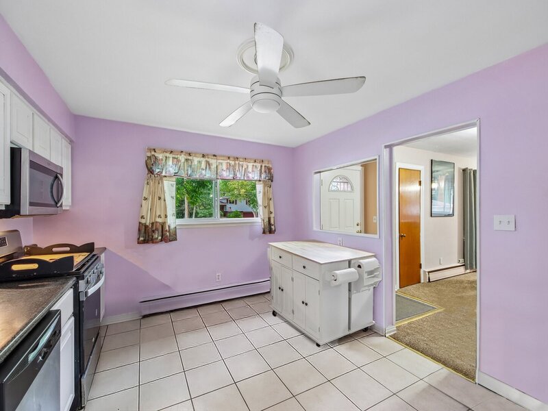 213 Edgemont Street Mundelein IL 60060