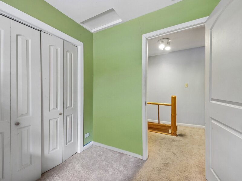 213 Edgemont Street Mundelein IL 60060