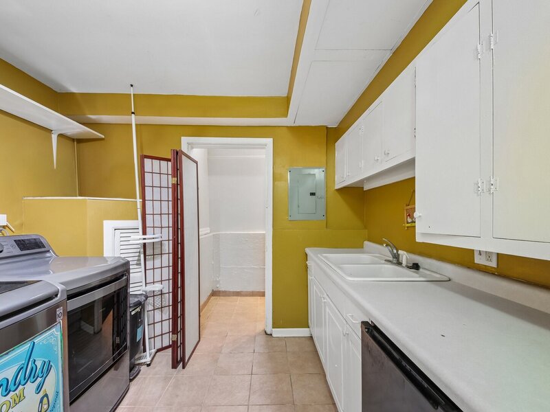 213 Edgemont Street Mundelein IL 60060