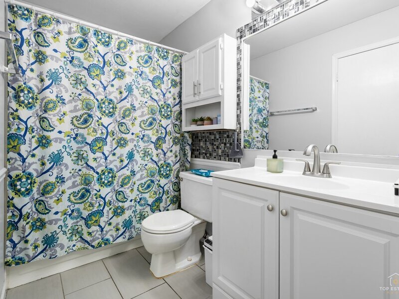 1160 Warwick Circle Hoffman Estates IL 60169