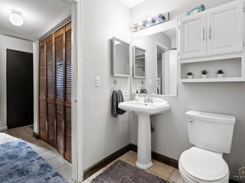 1160 Warwick Circle Hoffman Estates IL 60169