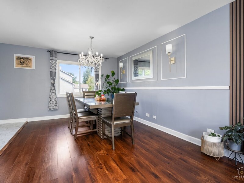 1160 Warwick Circle Hoffman Estates IL 60169