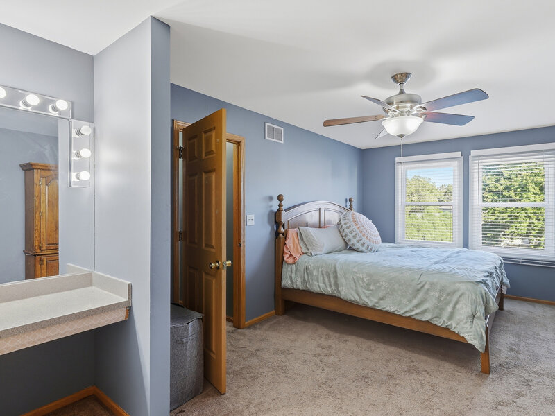 426 Badger Lane Oswego IL 60543
