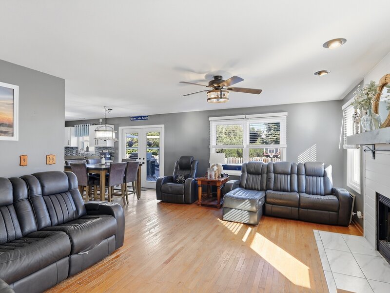426 Badger Lane Oswego IL 60543