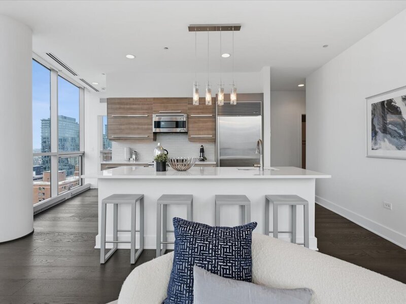110 W Superior Street Chicago IL 60654
