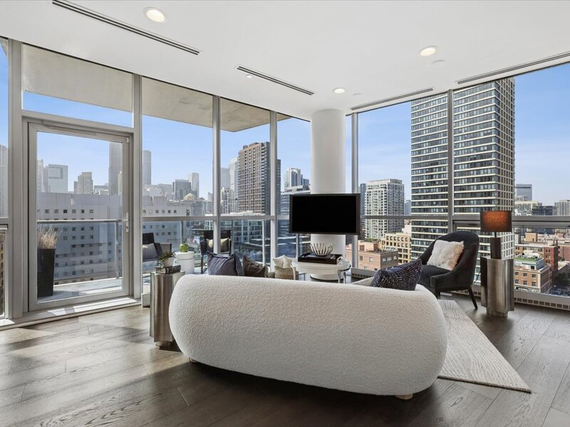 110 W Superior Street Chicago IL 60654