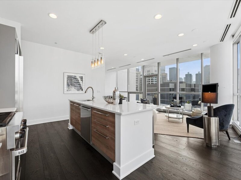 110 W Superior Street Chicago IL 60654