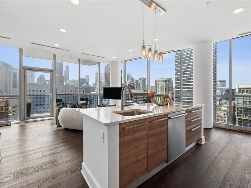 110 W Superior Street Chicago IL 60654