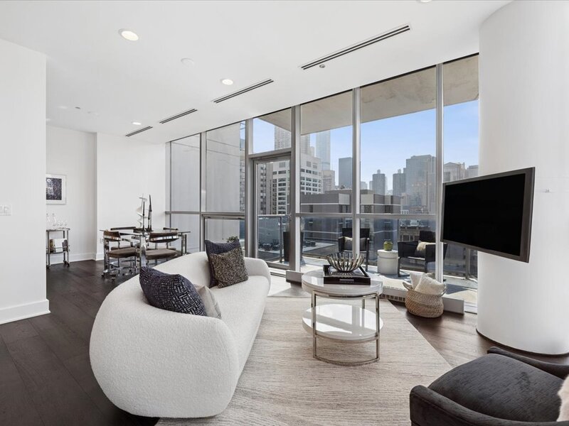 110 W Superior Street Chicago IL 60654