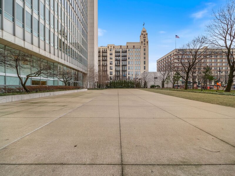 500 W Superior Street Chicago IL 60654