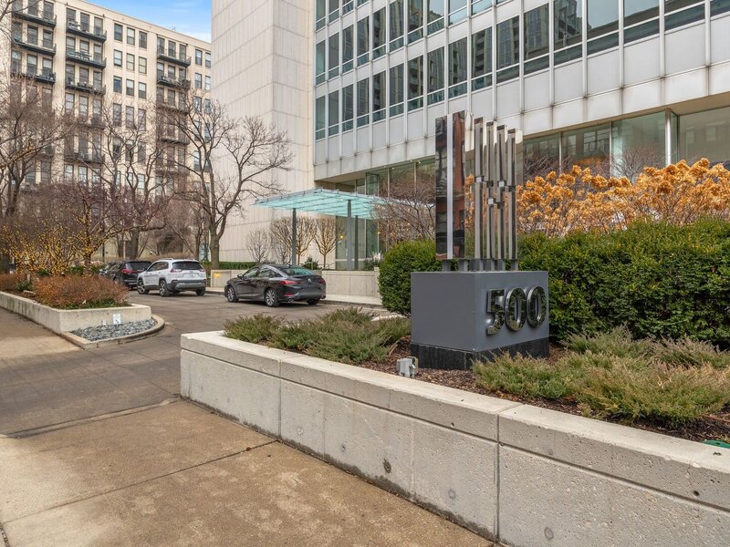 500 W Superior Street Chicago IL 60654