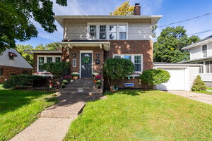 Photo of 332 Forest Road Davenport IA 52803