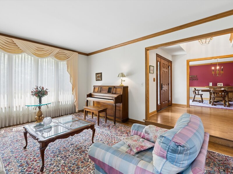 453 81st Street Burr Ridge IL 60527