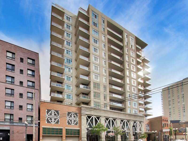 230 W Division Street Chicago IL 60610