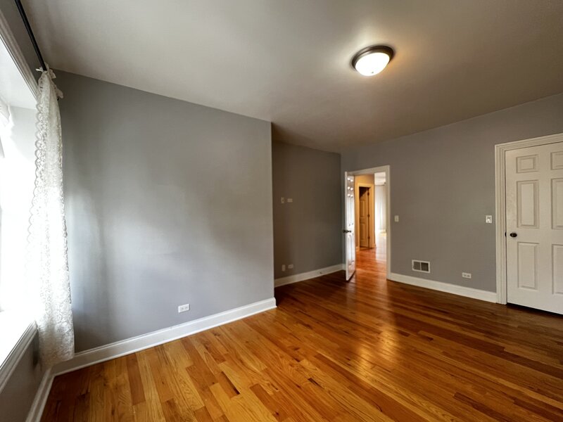 2707 W Glenlake Avenue Chicago IL 60659