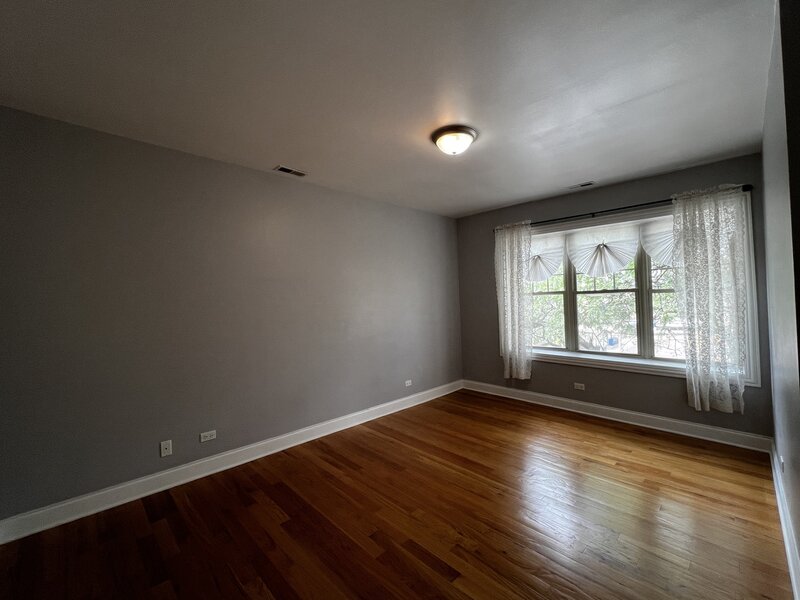 2707 W Glenlake Avenue Chicago IL 60659