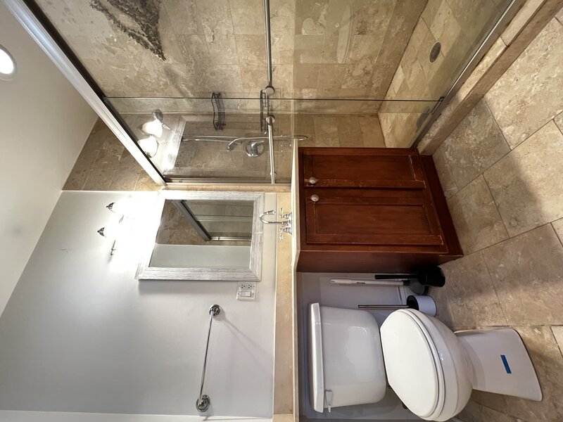 2707 W Glenlake Avenue Chicago IL 60659