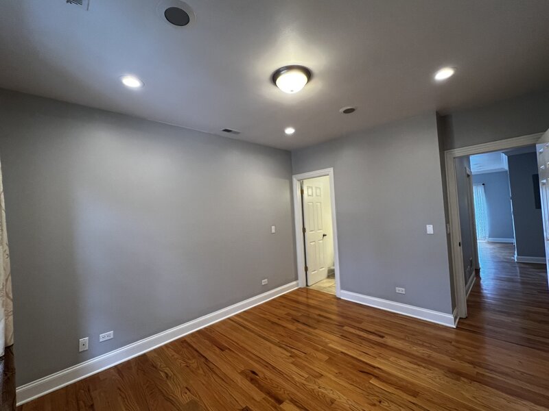 2707 W Glenlake Avenue Chicago IL 60659