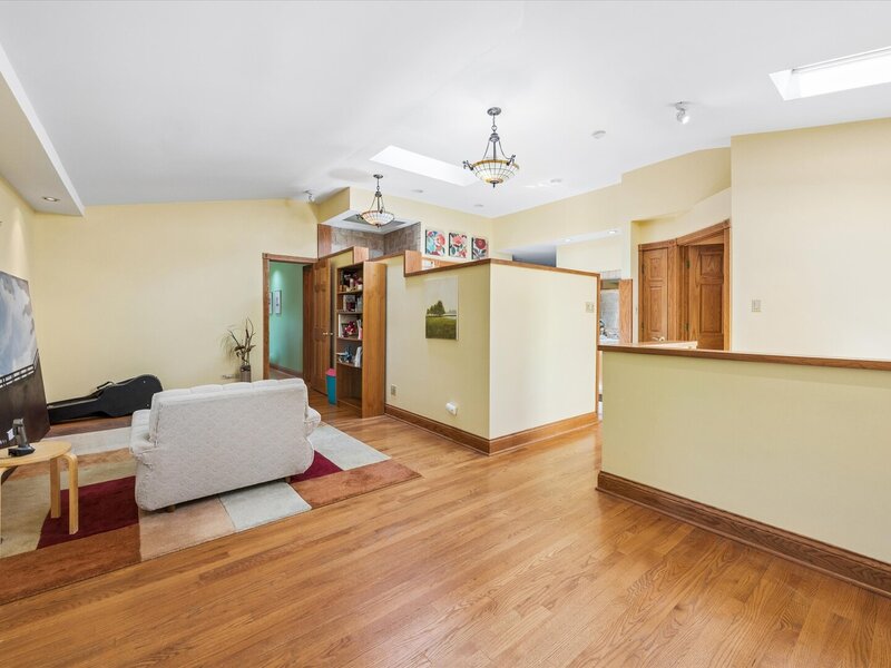 204 E 32nd Street Chicago IL 60616