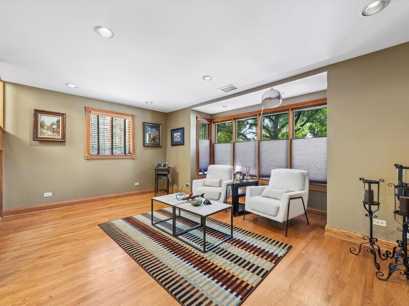 204 E 32nd Street Chicago IL 60616