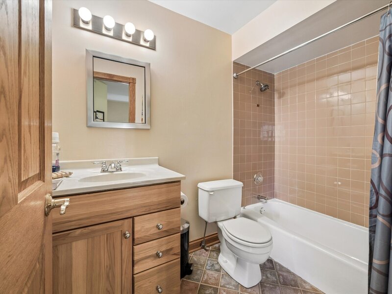 204 E 32nd Street Chicago IL 60616
