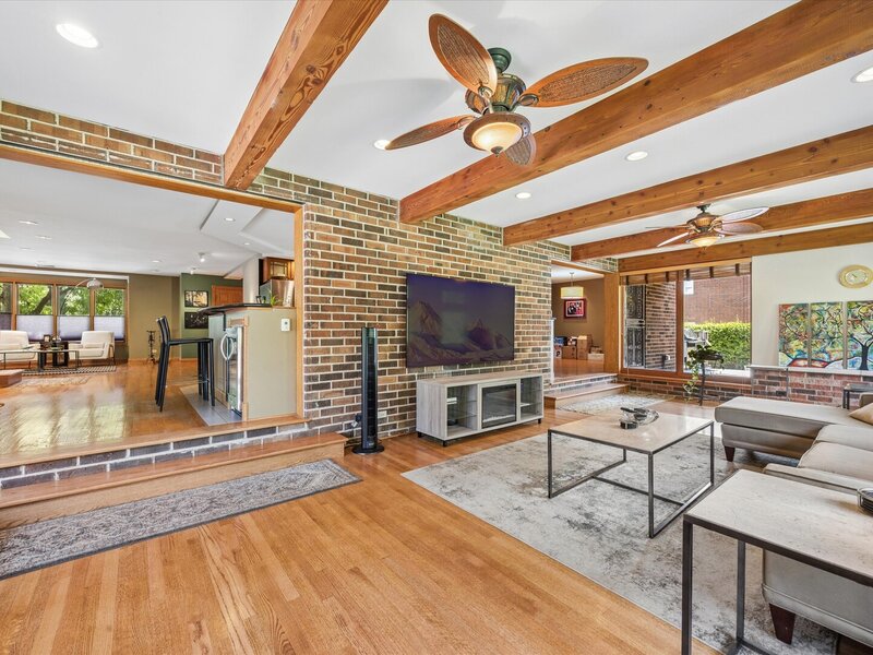 204 E 32nd Street Chicago IL 60616