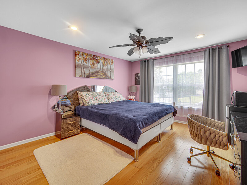 1424 Derby Lane Mundelein IL 60060