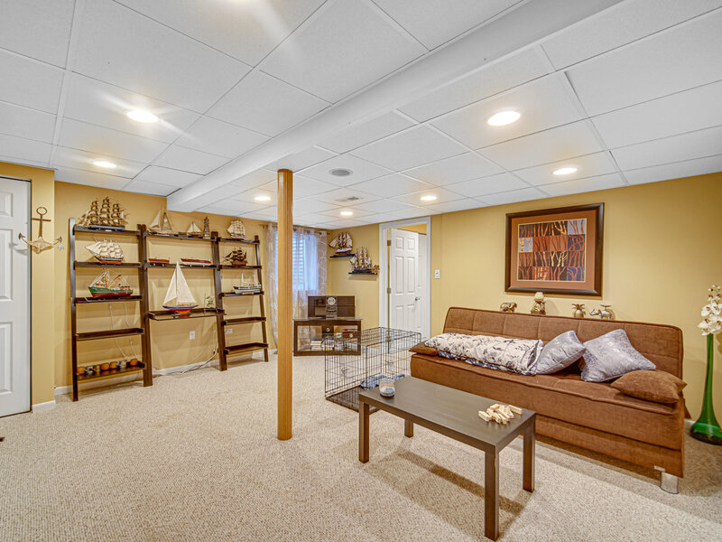 1424 Derby Lane Mundelein IL 60060