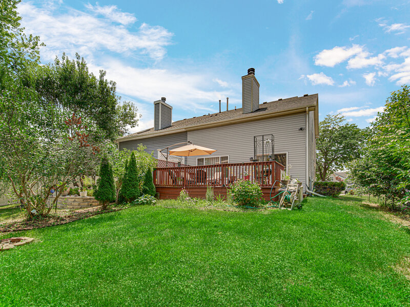 1424 Derby Lane Mundelein IL 60060