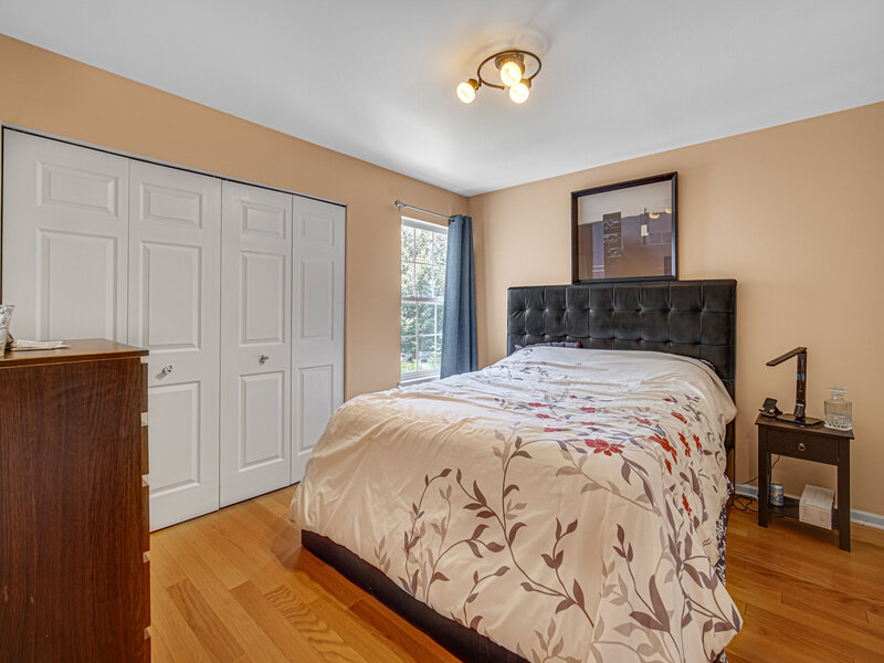 1424 Derby Lane Mundelein IL 60060