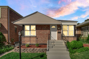 Photo of 9746 S Dobson Avenue Chicago IL 60628