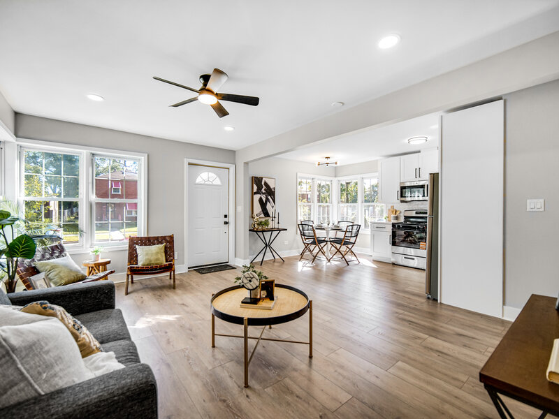 9746 S Dobson Avenue Chicago IL 60628