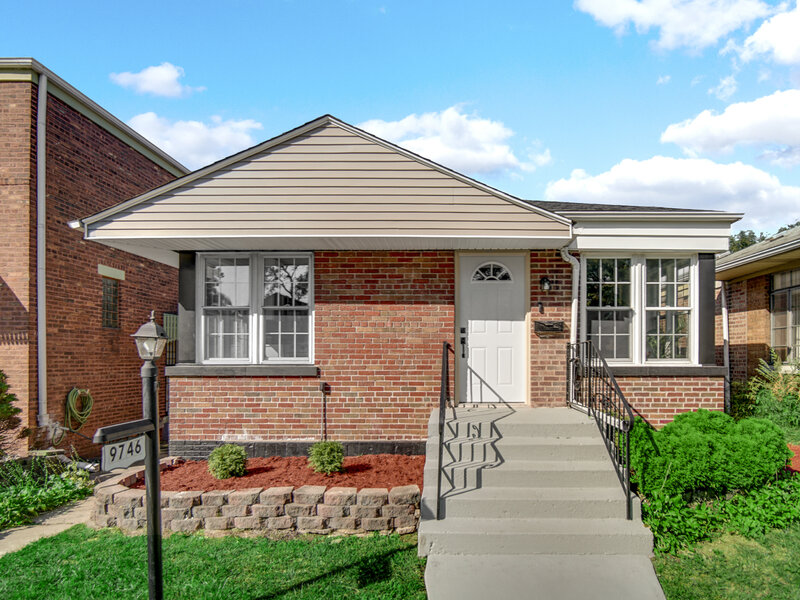 9746 S Dobson Avenue Chicago IL 60628