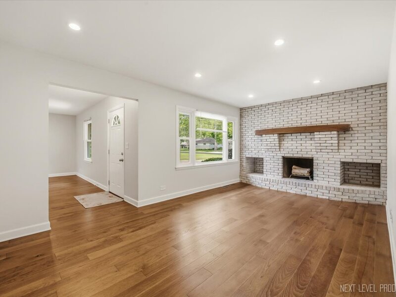 2010 Paddock Lane Wheaton IL 60187