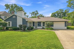 Photo of 2010 Paddock Lane Wheaton IL 60187