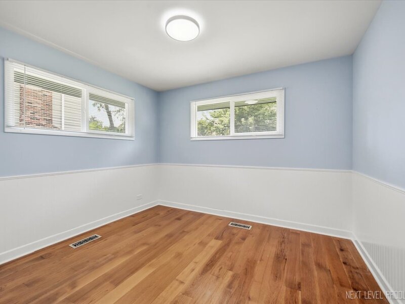 2010 Paddock Lane Wheaton IL 60187