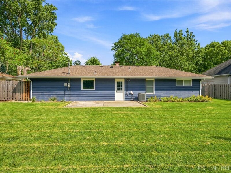 2010 Paddock Lane Wheaton IL 60187