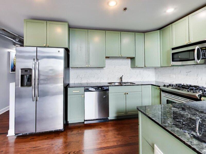 2545 S Dearborn Street Chicago IL 60616