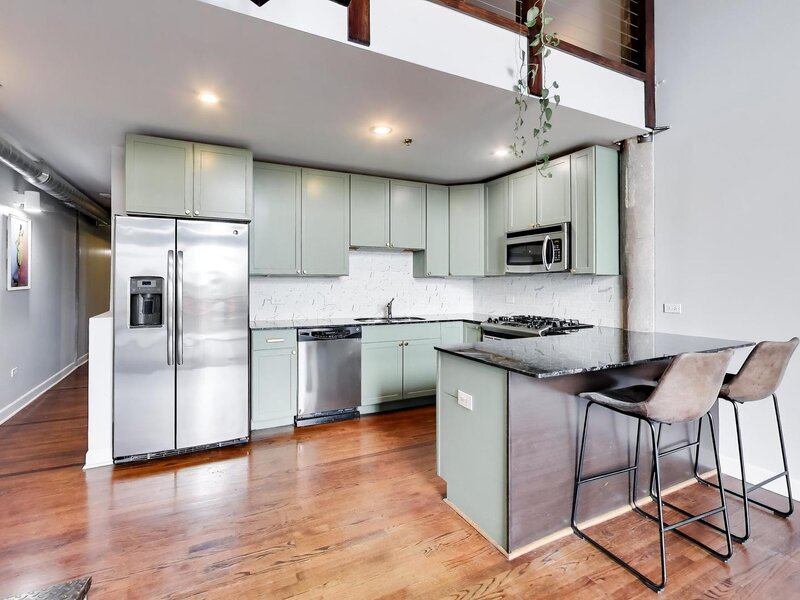 2545 S Dearborn Street Chicago IL 60616