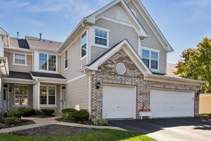 Photo of 980 Sheridan Circle Naperville IL 60563 Unit 980
