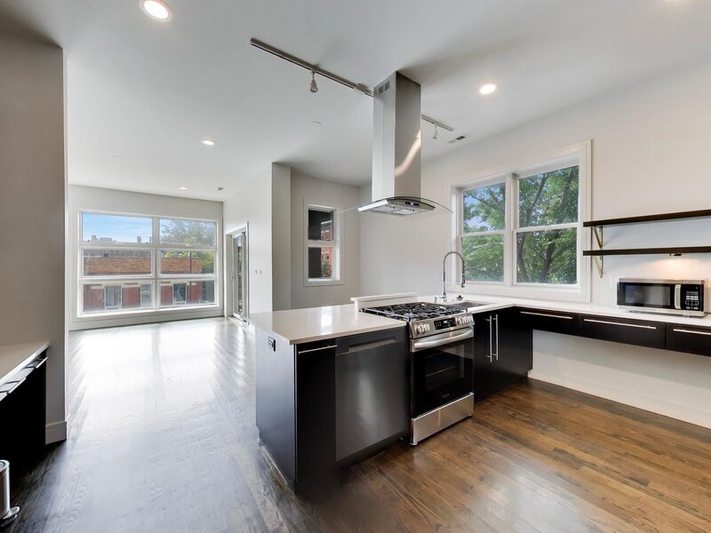 1605 N Oakley Avenue Chicago IL 60647