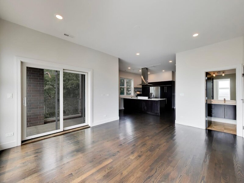 1605 N Oakley Avenue Chicago IL 60647