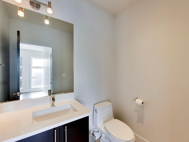 1605 N Oakley Avenue Chicago IL 60647