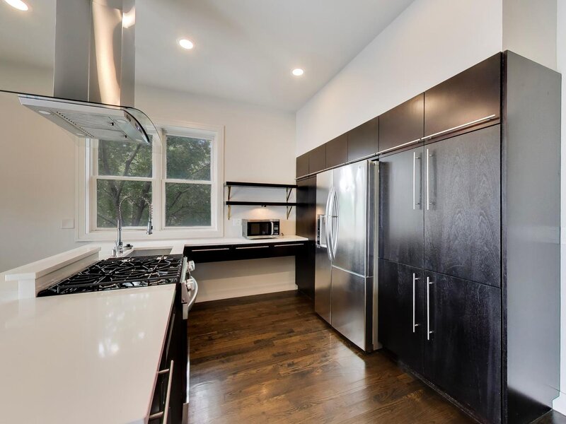 1605 N Oakley Avenue Chicago IL 60647