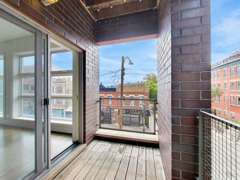 1605 N Oakley Avenue Chicago IL 60647