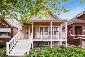 Photo of 1527 Elmwood Avenue Berwyn IL 60402