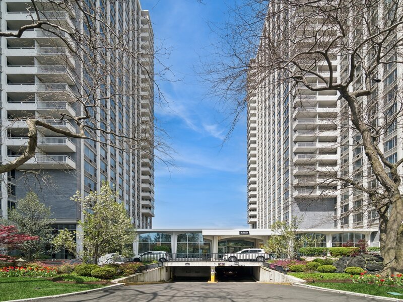 4250 N Marine Drive Chicago IL 60613