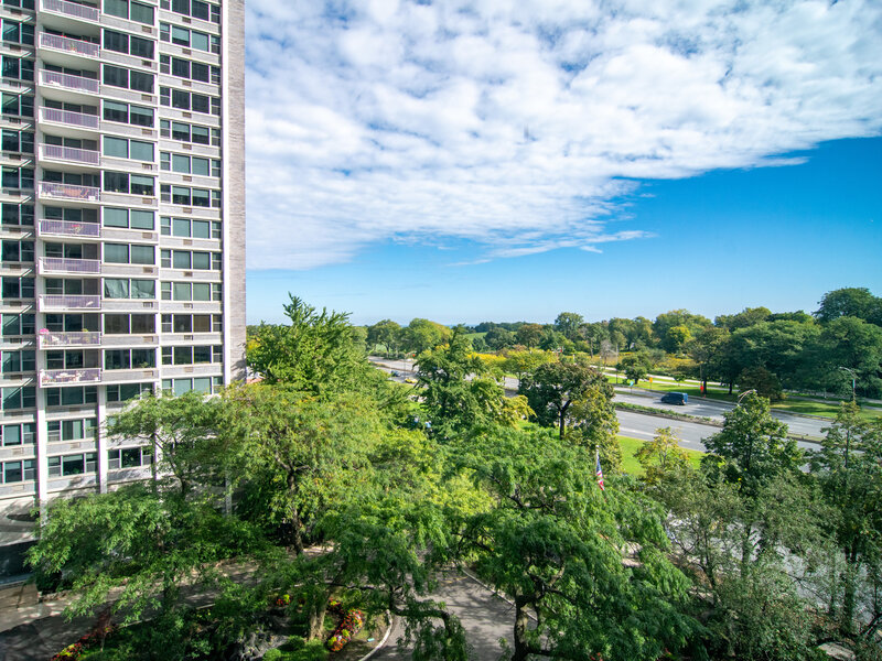 4250 N Marine Drive Chicago IL 60613