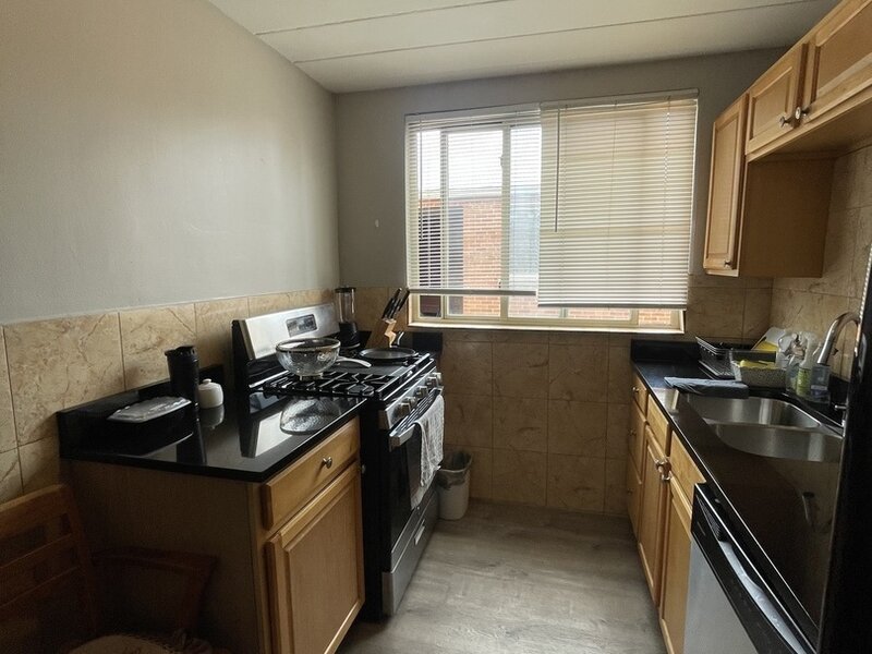 6833 N Oakley Avenue Chicago IL 60645